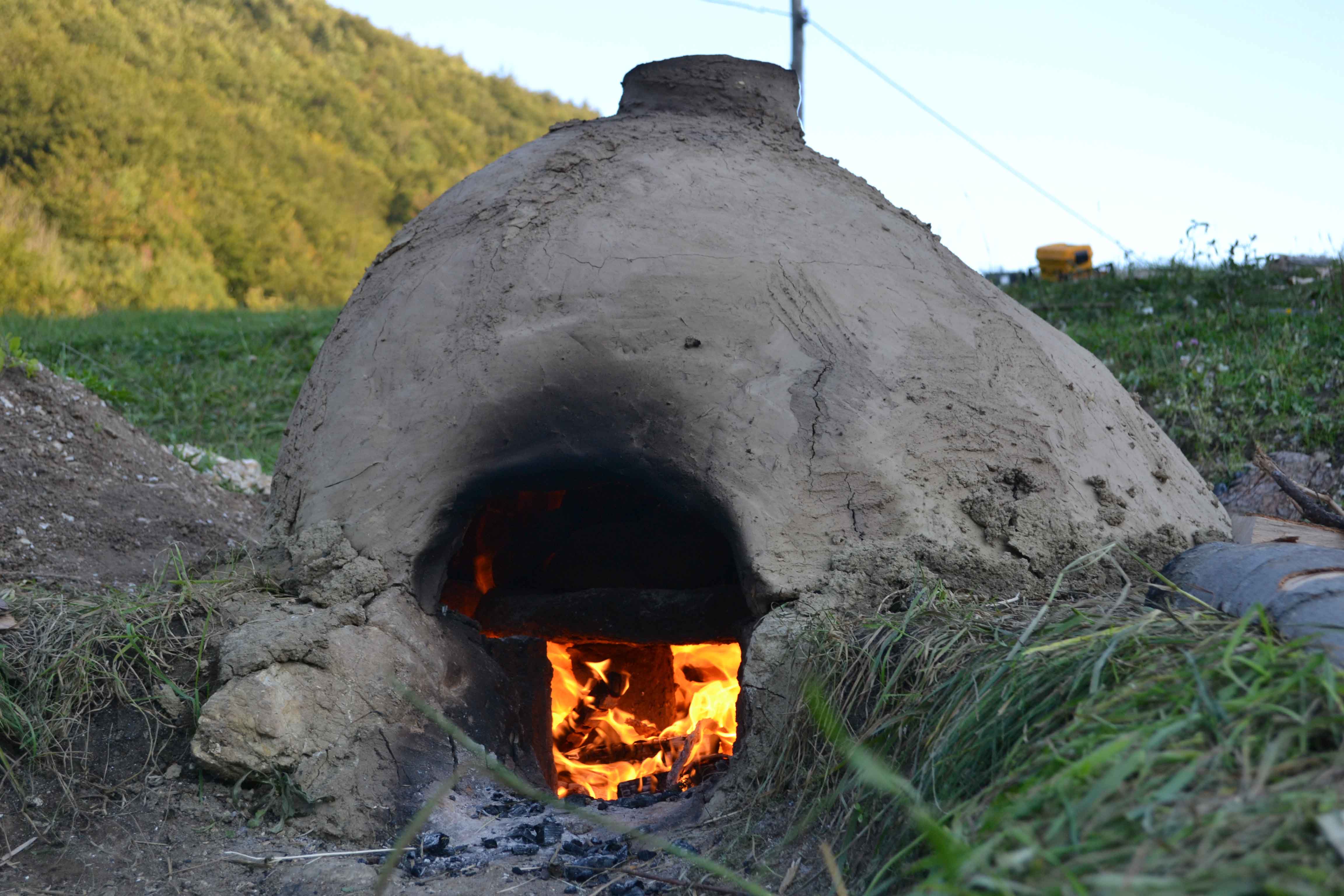 Eksperimentalna arheologija. Žganje v peči.