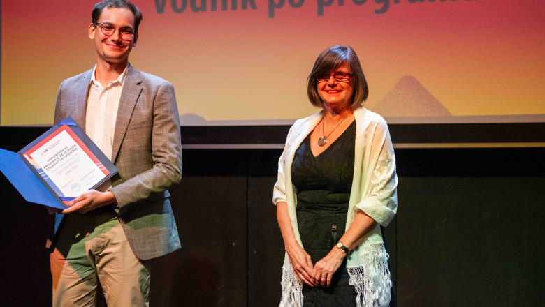 Gašper Tonin je prejel Toporišičevo priznanje za izjemen študentski dosežek na področju slovenistike za izjemen prispevek na področju medicinske terminologije.