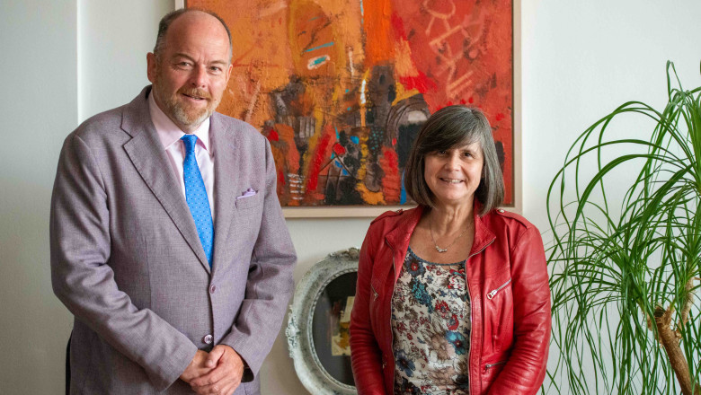 Veleposlanik Češke republike v Sloveniji nj. eksc. dr. Jiří Kuděla in dekanja Filozofske fakultete prof. dr. Mojca Schlamberger Brezar
